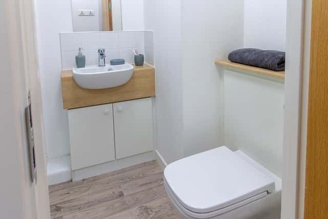 Deluxe Studio bathroom